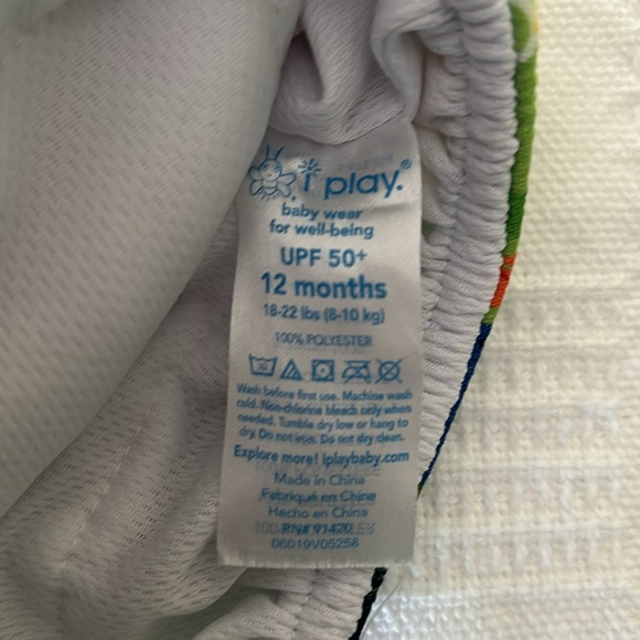 i play. by green sprouts Reusable, Eco Snap Swim Diaper with Gussets - Picture 3 of 3